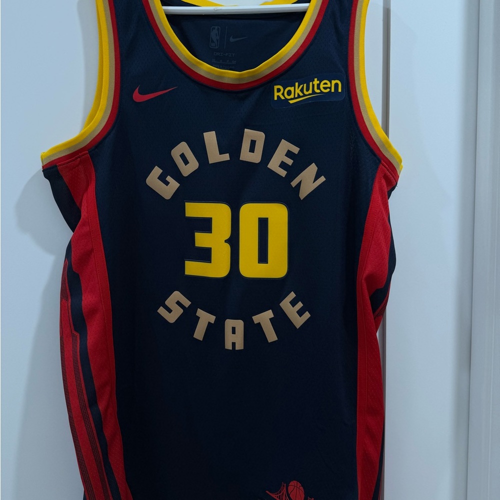 Nike Golden State Warriors Curry Basketball Jersey, men’s small, brand new! Rare